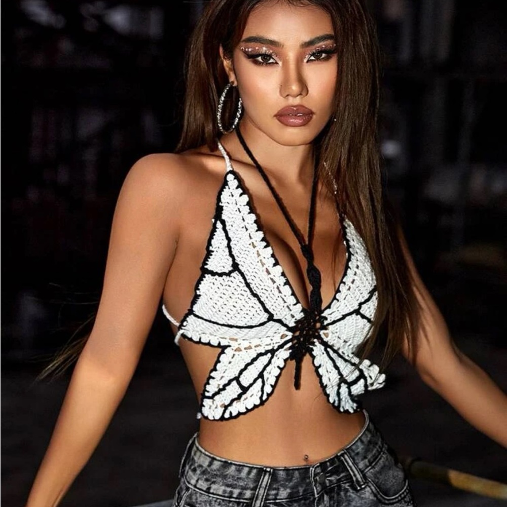 Crisscross backless knot halter knit top